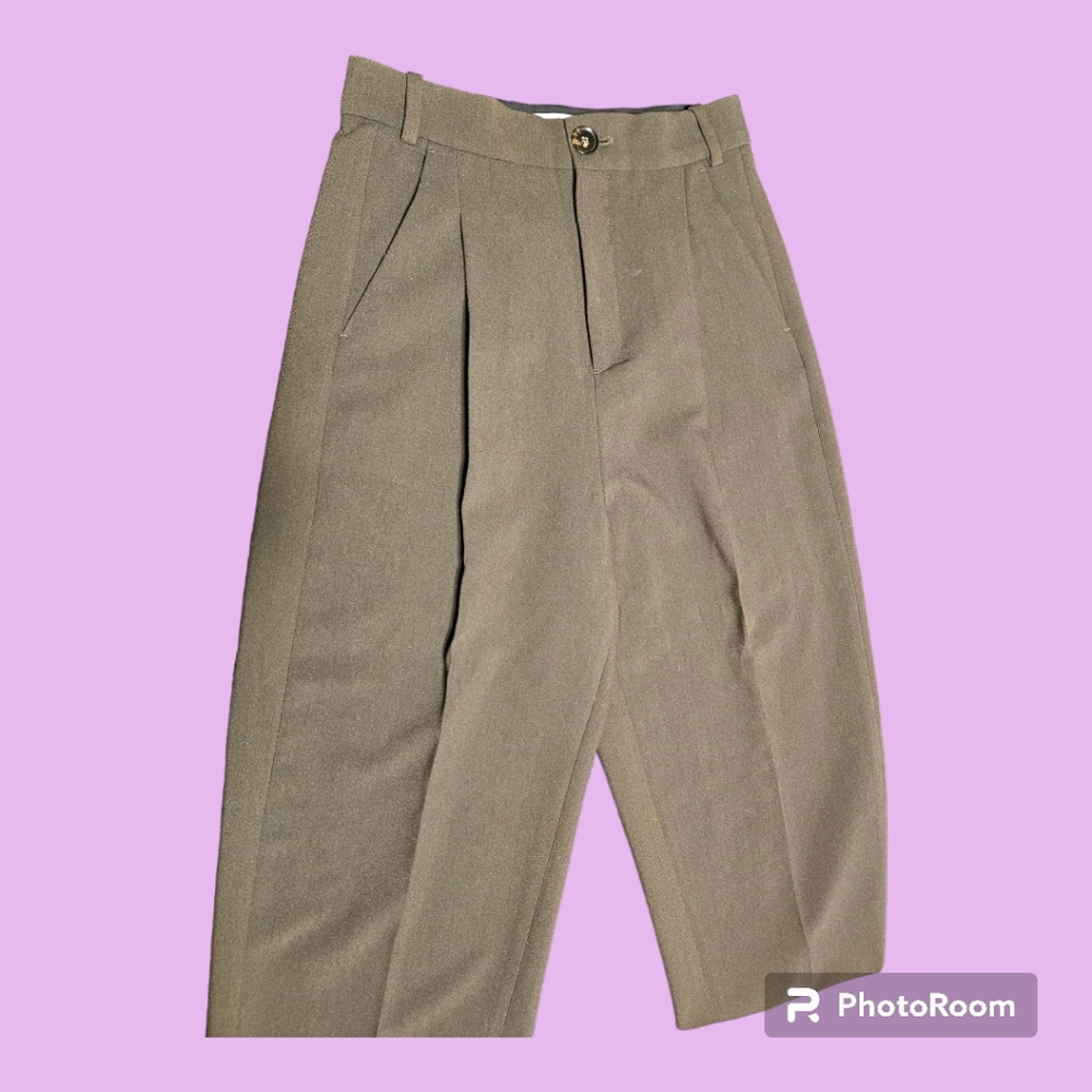 Zara XS high waisted green pants with belt loops and front pockets